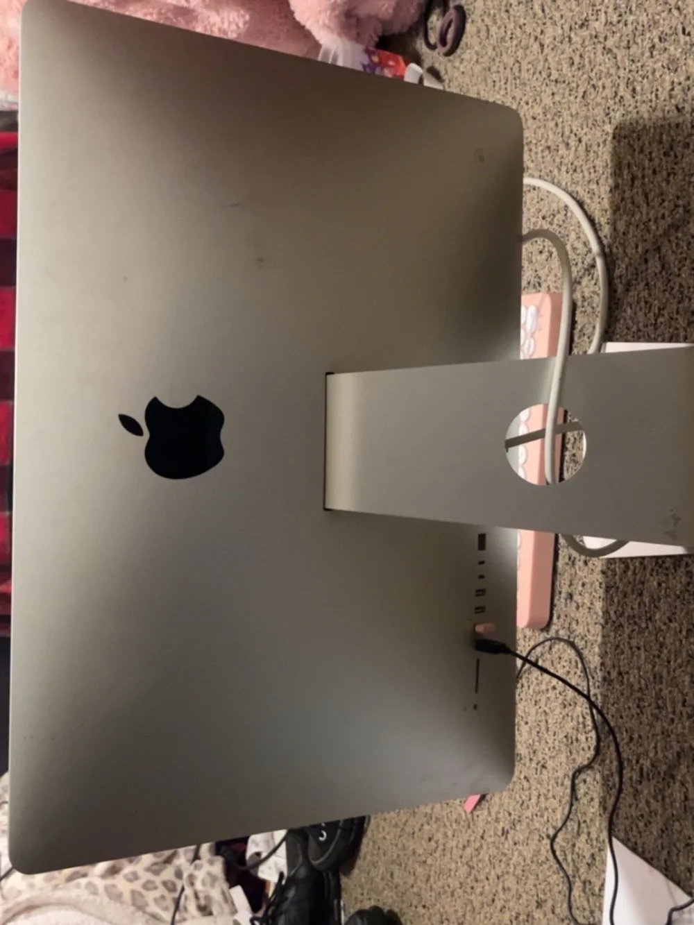 21.5 inch 2017 imac with onn keyboard